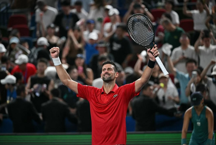 Djokovic celebrating victory on court